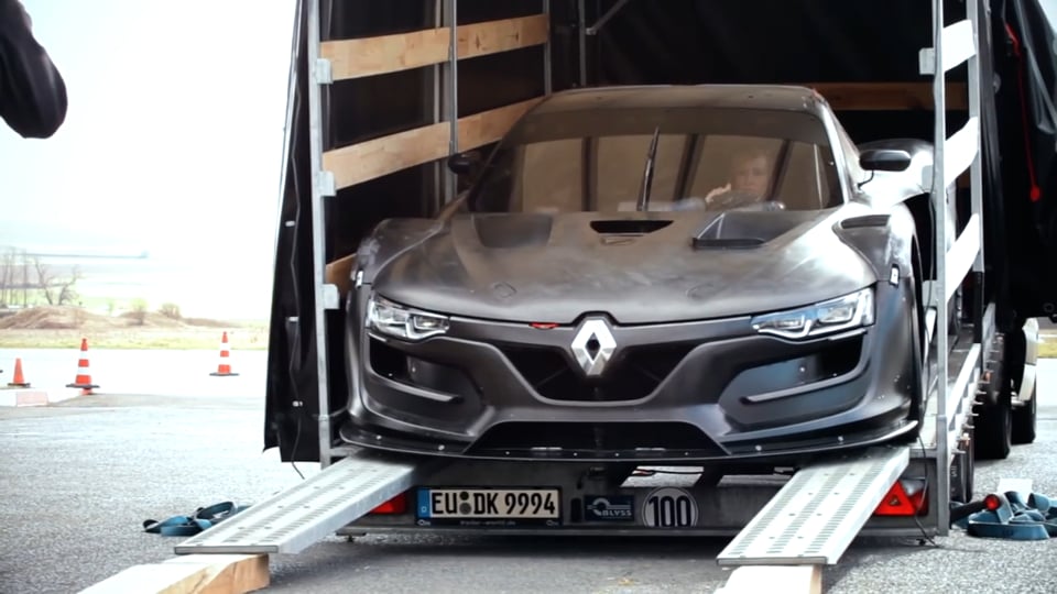 Time Lapse Renault R.S.01 preparation for 24h race Nürburgring