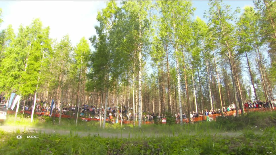 BMW: Wie Elektromobilität und Energiewende zusammenwachsen. Durch intelligentes Laden | selected by motomovie