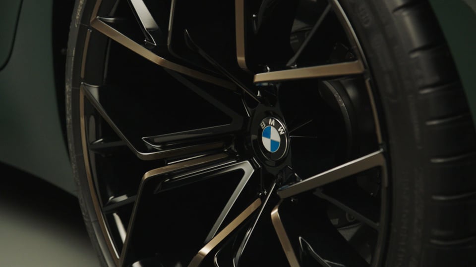 VW T6 Office als mobiles Büro mit Arbeitsplatz und Liegefläche