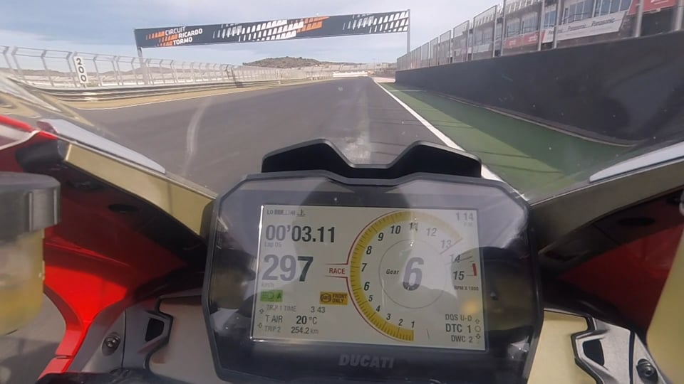 Futuristische Rennwagen: Von der ersten Skizze bis zum fertigen Prototyp