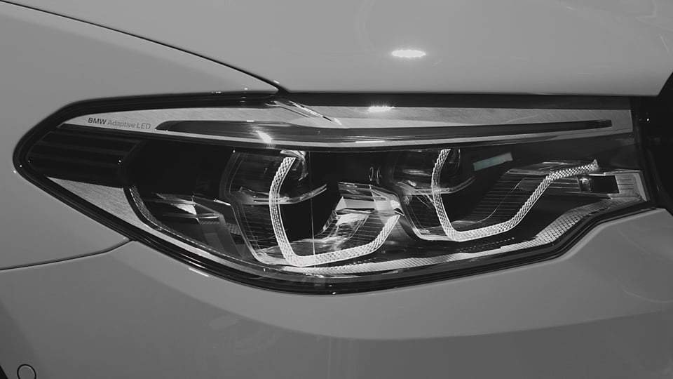 Vorstellung des BMW i8 Roadster aus dem fahrenden Fahrzeug – einmal anders...