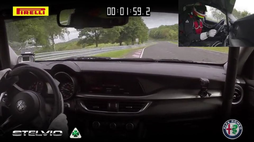 Trucks and cars alert each other in traffic – pioneering cooperation between Volvo Trucks and Volvo Cars