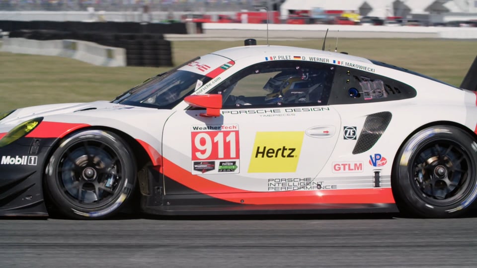 Ein besonderer MINI für einen besonderen Anlass. MINI designt zur royalen Hochzeit ein  Einzelstück für wohltätige Zwecke...