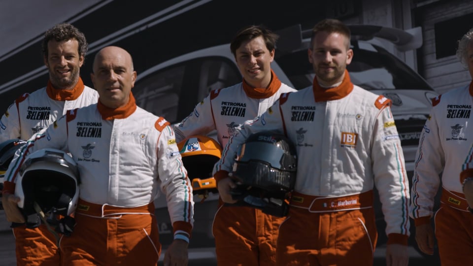 The new BMW X5 xDrive40d - On Location Miami (Long Version)