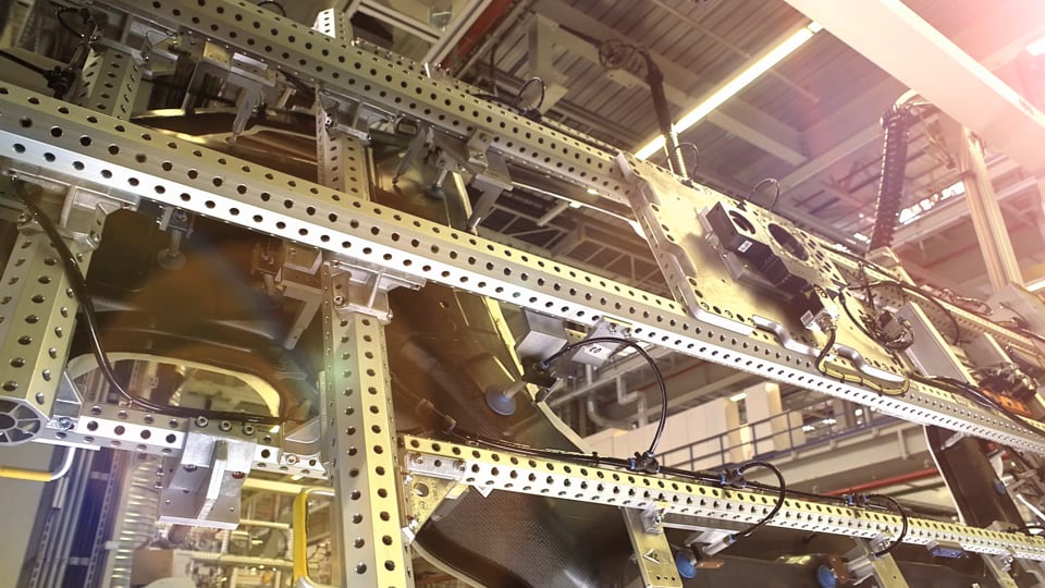 Mike Horn und die G-Klasse - zwei Extremsportler erreichen den legendären K2...