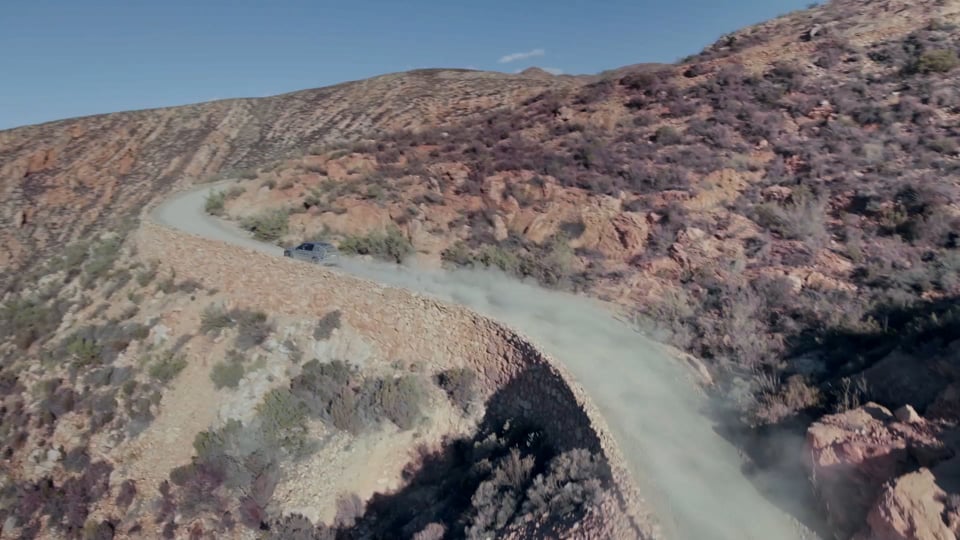 Mike Horn und die G-Klasse - zwei Extremsportler erreichen den legendären K2...