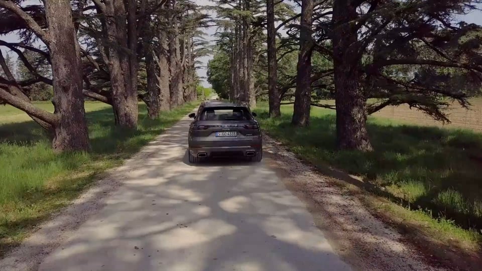 Mike Horn und die G-Klasse - zwei Extremsportler erreichen den legendären K2...