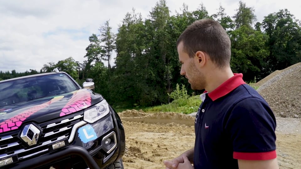 Mercedes Benz: Driven by EQ.