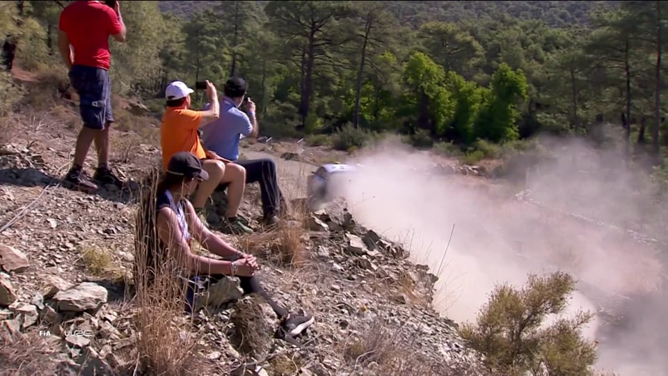 Porsche zu Halloween – Trick or Speed: Auf den Spuren Draculas